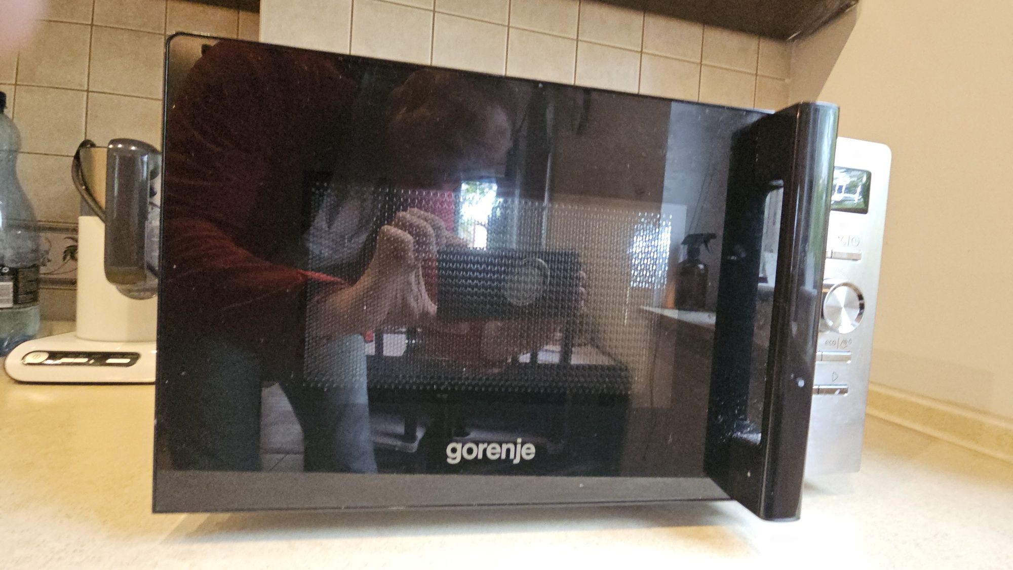 Kuchenka mikrofalowa z grillem GORENJE MO20A4XH Advanced Srebrny