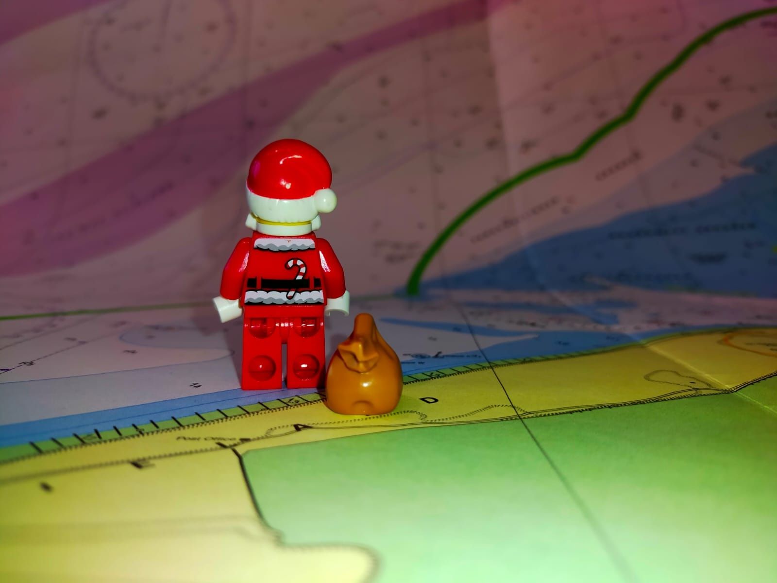 LEGO mini figurka Santa