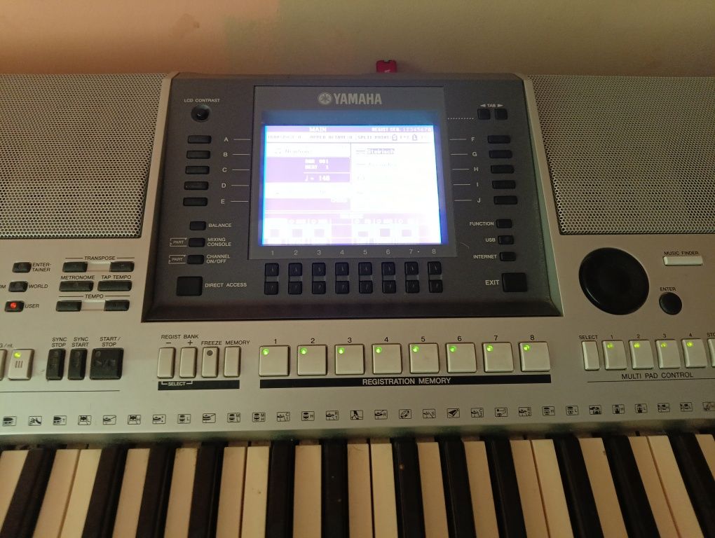 Keyboard Yamaha psr s700