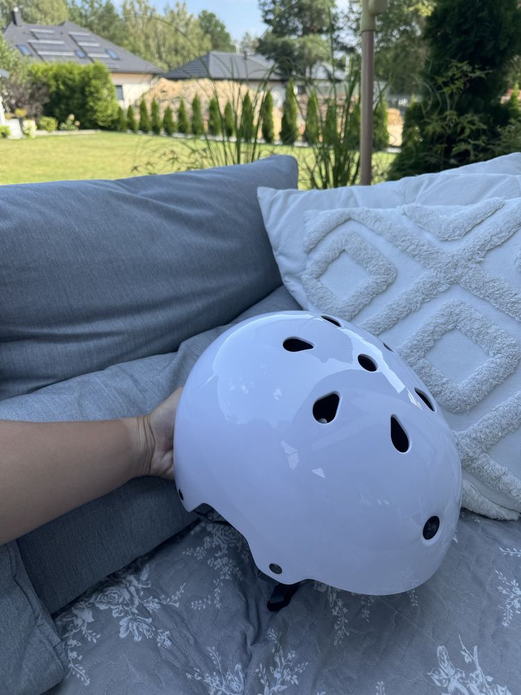 Kask na rower, hulajnoge, deske, rolki