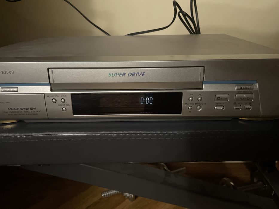 Видеомагнитофон Panasonic