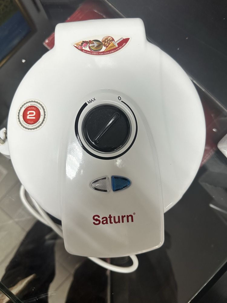 Вафельниця Saturn