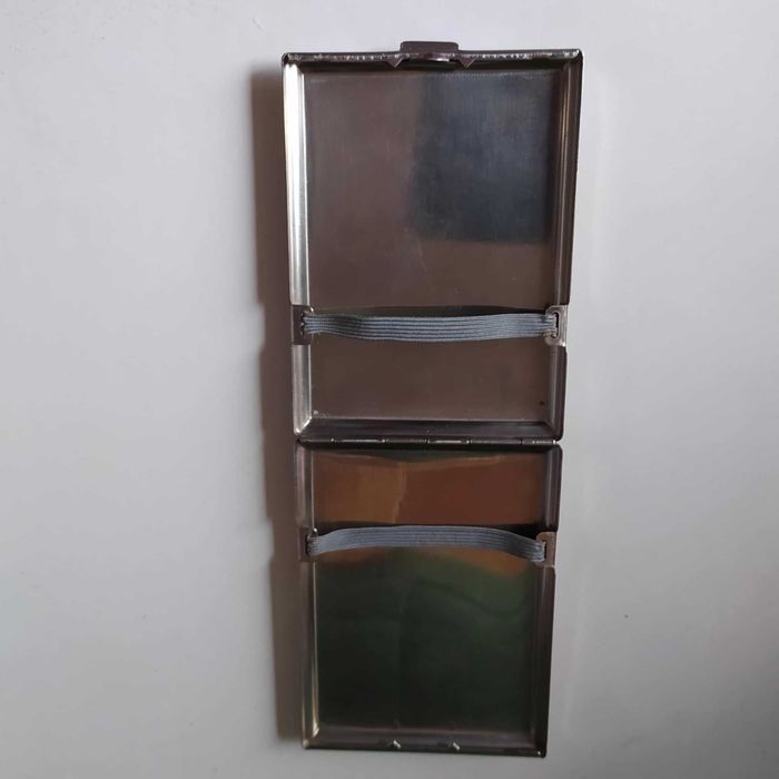 Papierośnica z Odznakami Klubów Piłkarskich