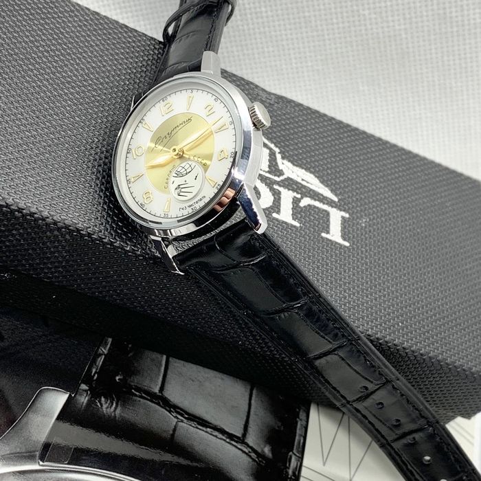 Часы новые СПУТНИК КОРПУС нерж. Два стекла победа полет восток ракета