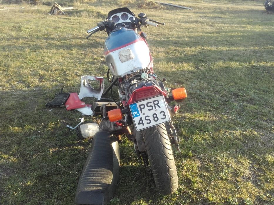 Honda vf750f vf 750 f silnik lagi bak koło felga tarcza tarcze części