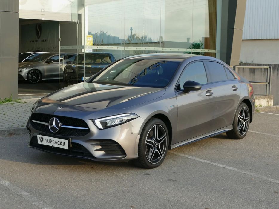 Mercedes-Benz A 250 Limousine e AMG Line