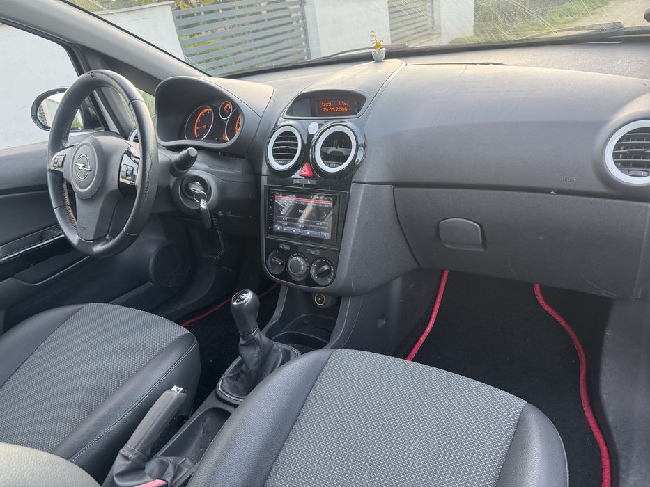 Opel Corsa 1.4 benzyna limited edition