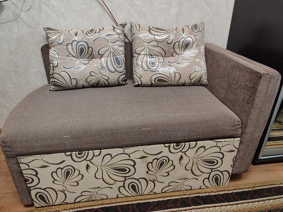 Диван односпальний