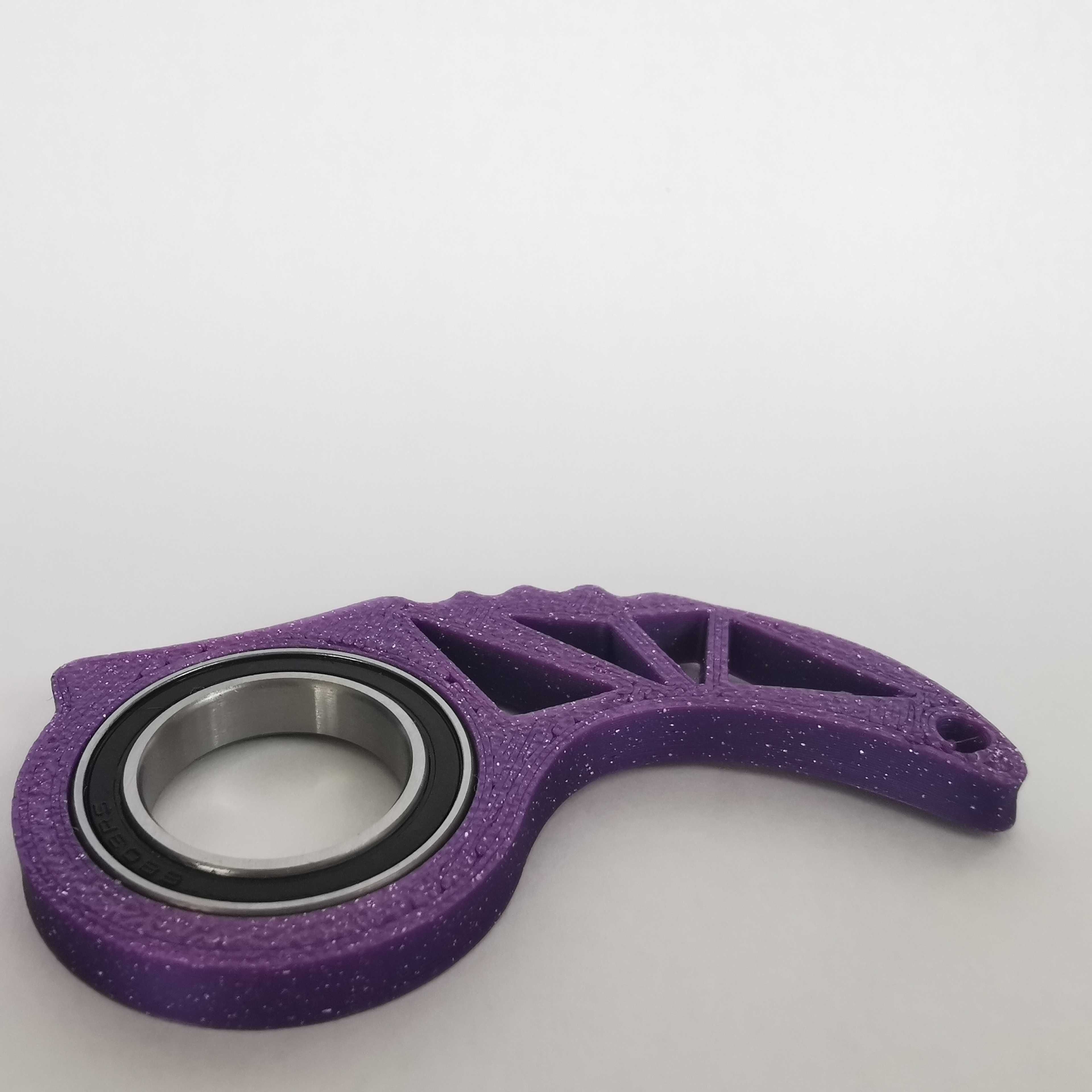 Keyrambit, keyspinner, fidget spinner, brylok do kluczy, bryloczek