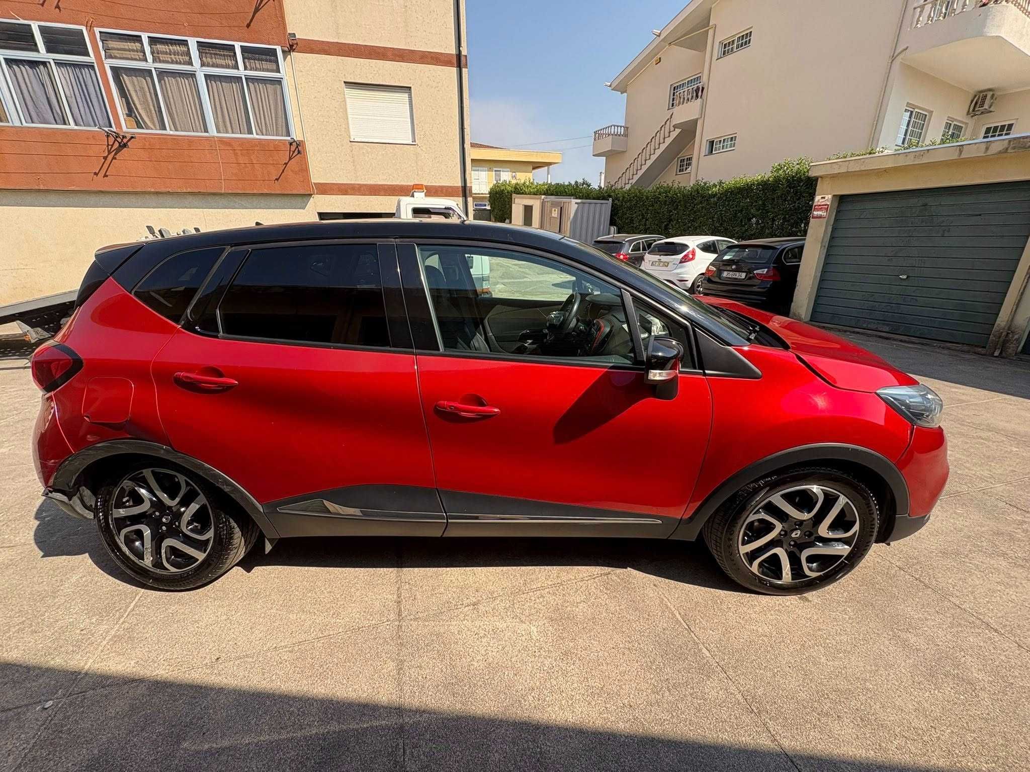 RENAULT CAPTUR 1.2 TCe 120cv Cx. Automática