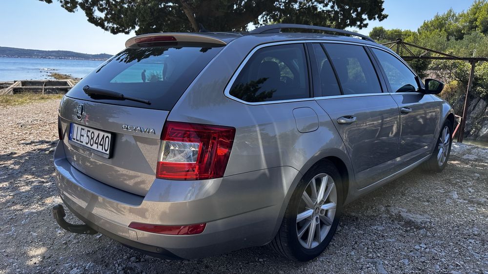 Octavia 2.0 TDI Xenon Canton Pół skora duża Navi El klapa