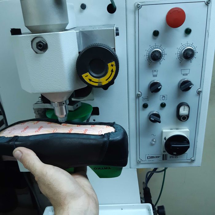 Smarowarka obuwnicza Omav Maszyna obuwnicza