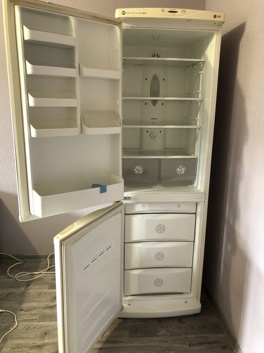 Холодильник LG GR-389SQF