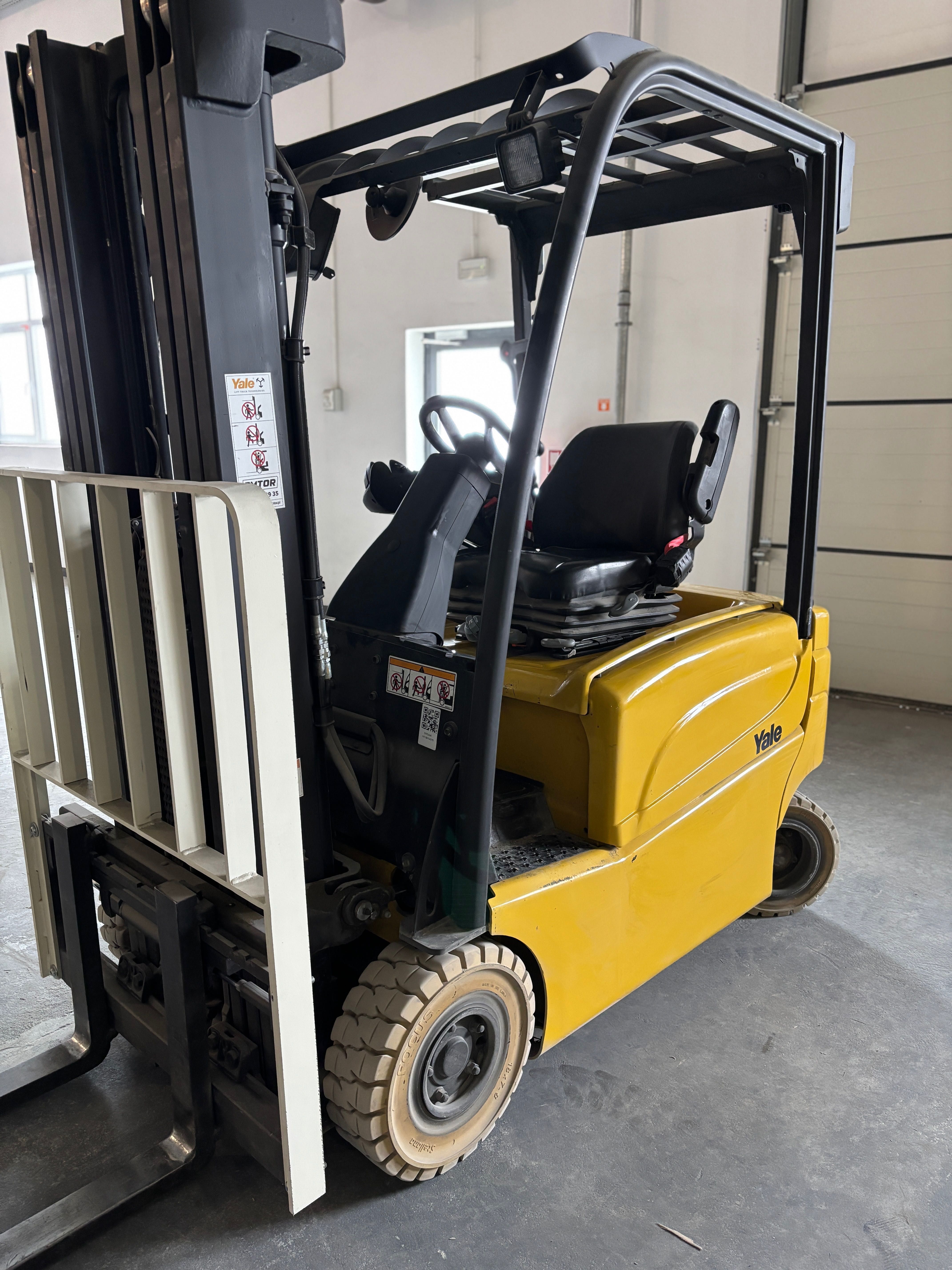 Yale ERP20 VF elektryczny wózek widłowy, Triplex, Bardzo dobry stan