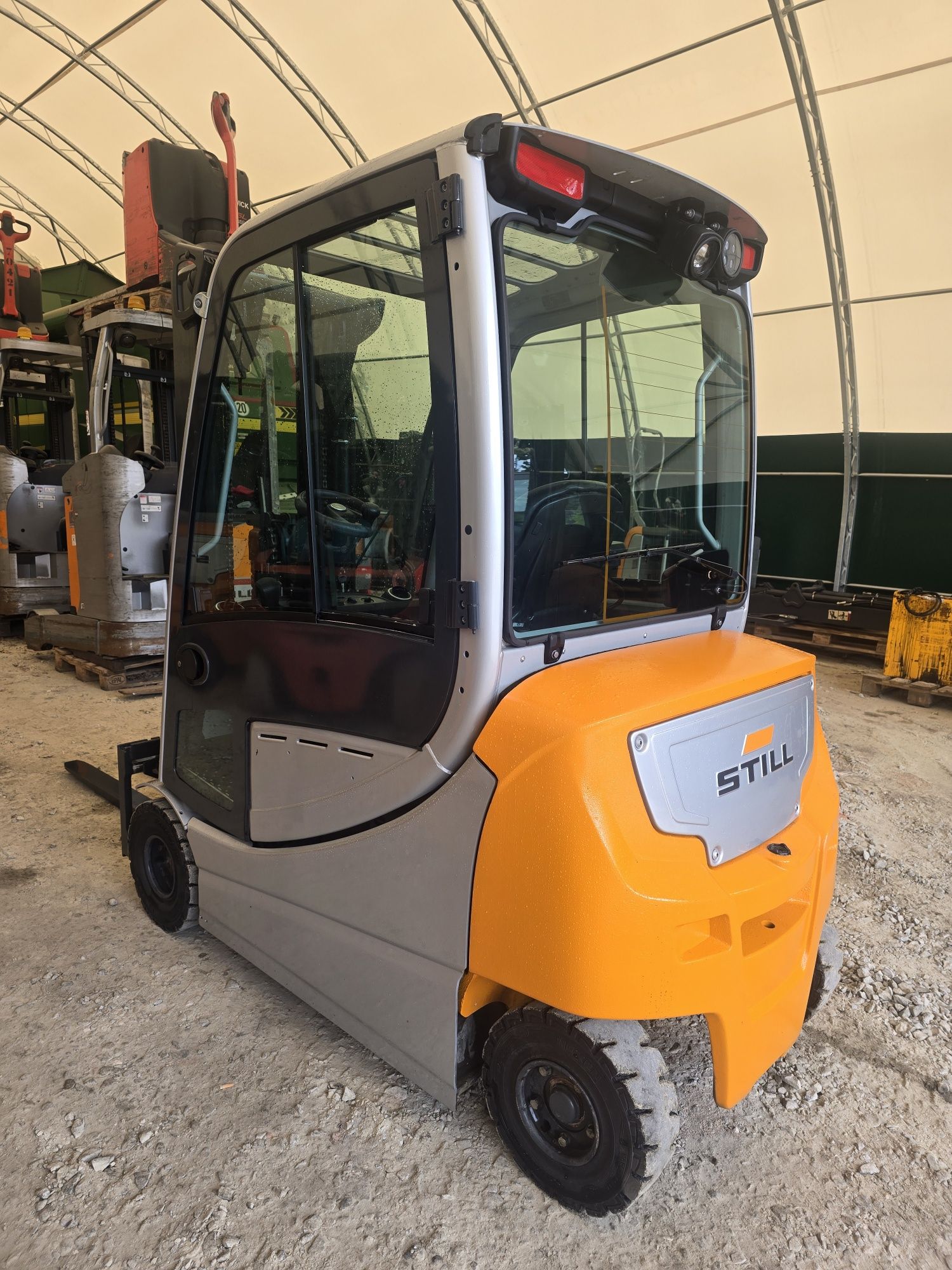 Still Rx 20-16 triplex kabina