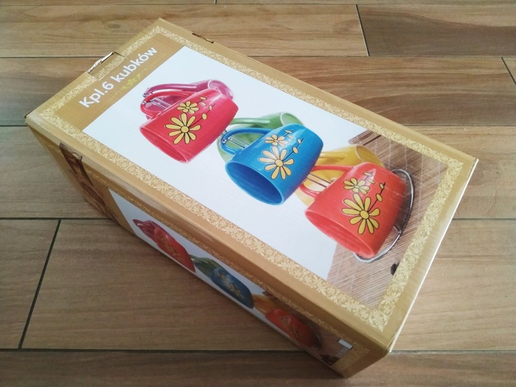 NOWY zestaw 6 kubków na stojaku
