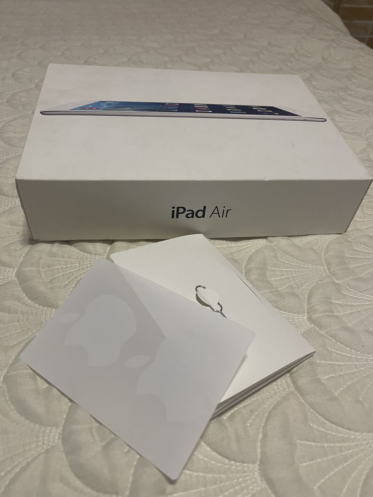 Планшет Apple iPad Air Wi-Fi 4G 64 GB Silver(MD796)