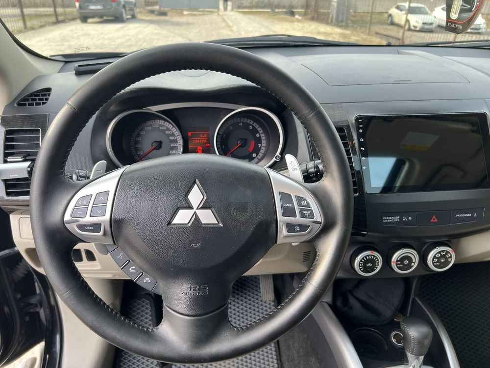 Mitsubishi Outlander XL. 3.0