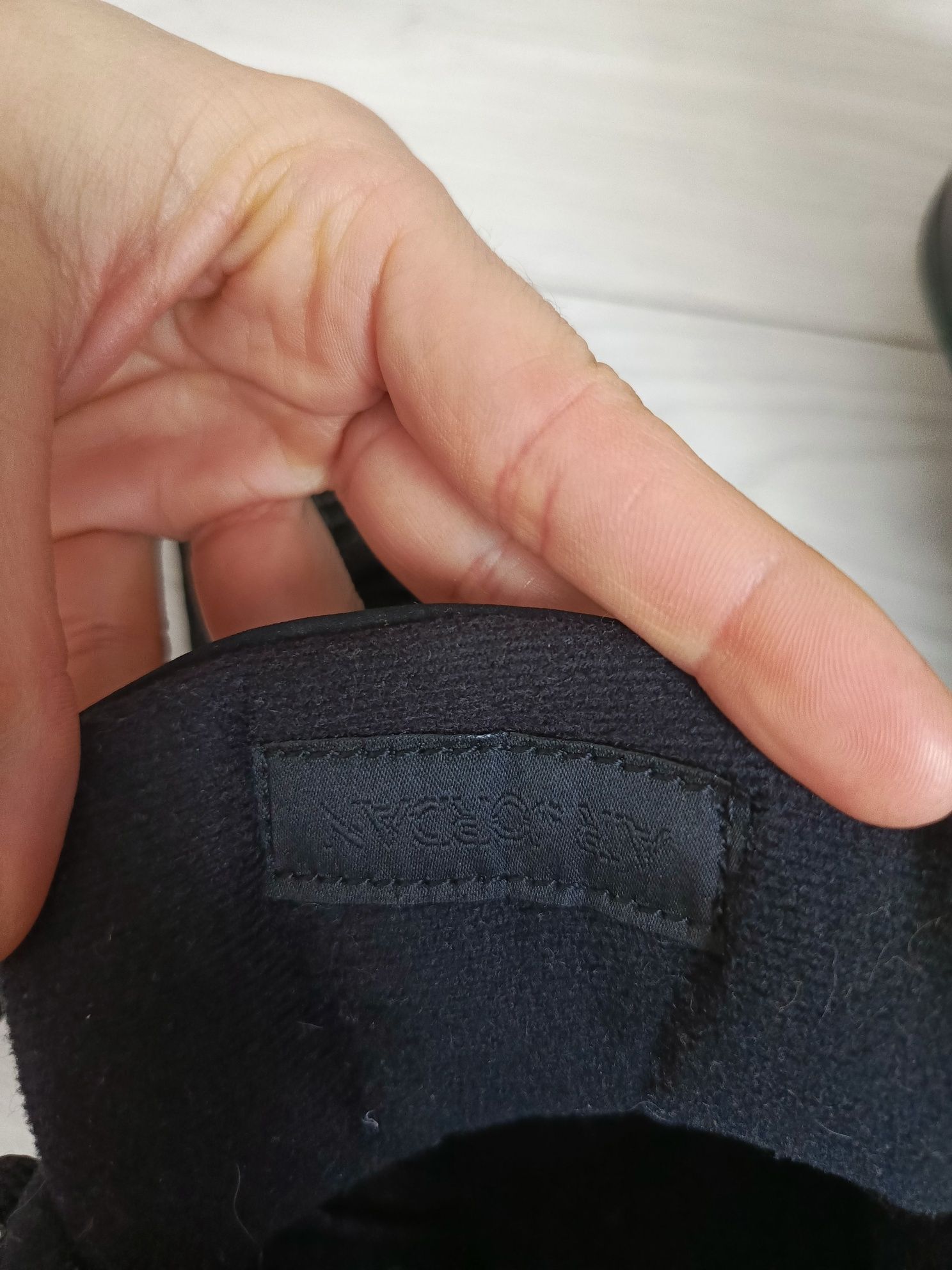 Jordan 4 black cat oryginał rozm.42 czarne