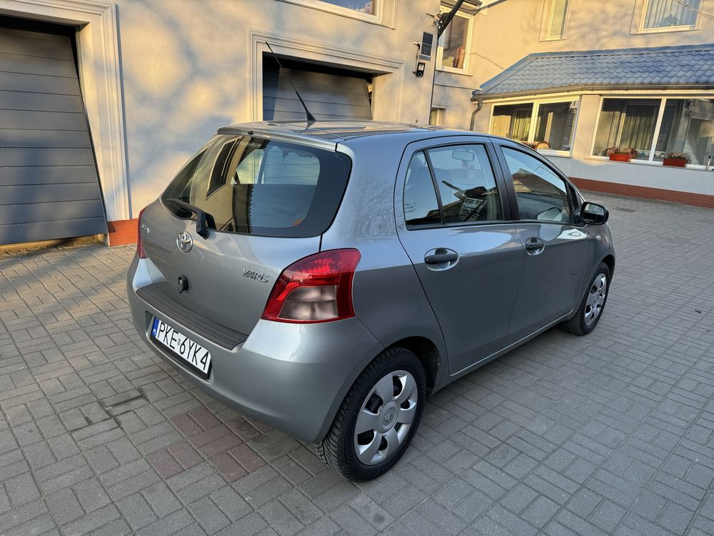 Toyota Yaris 1.3 87 KM sprowadzona 2008 zarejestrowana klima 4/5 drzwi