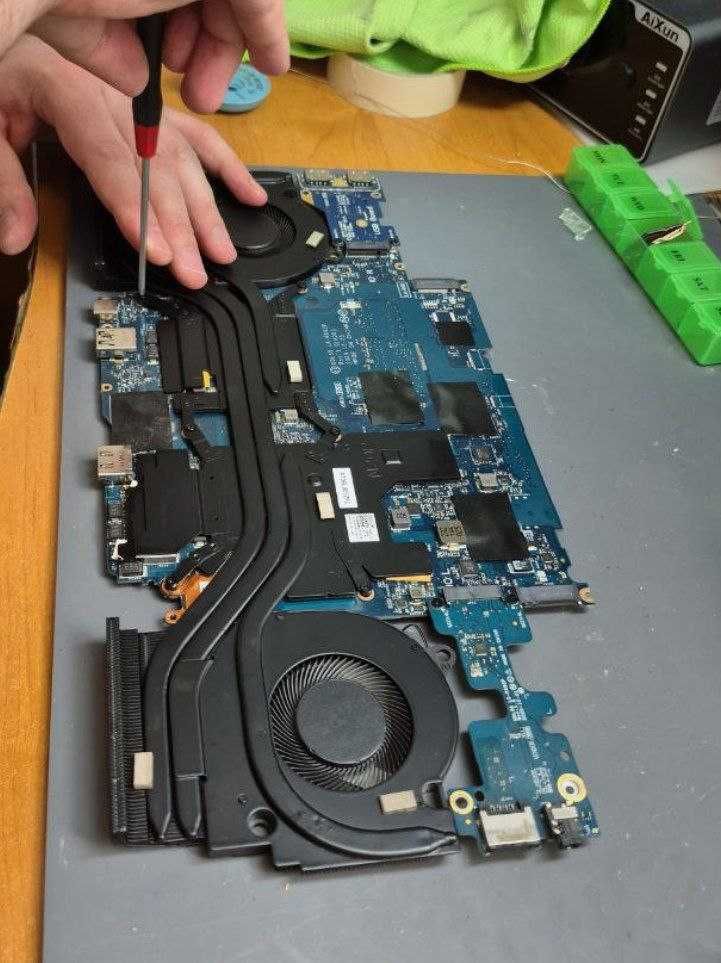 Naprawa laptopów, PC i innej elektroniki w Warszawie