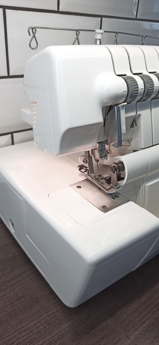 Overlock Arka Radom 557 5 nitkowy