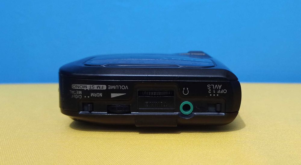 Кассетный плеер Sony Walkman WM-FX103 с наушниками