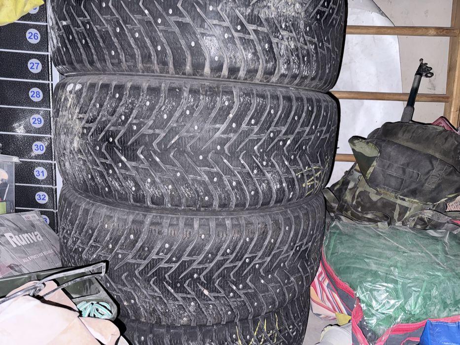 Nokian  khakapelita  275.55.20 шиповка 70%