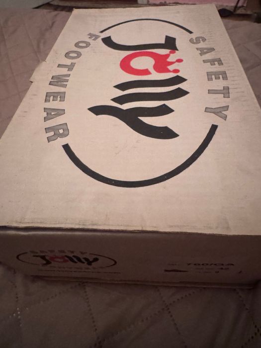 Чоловіче взуття нове