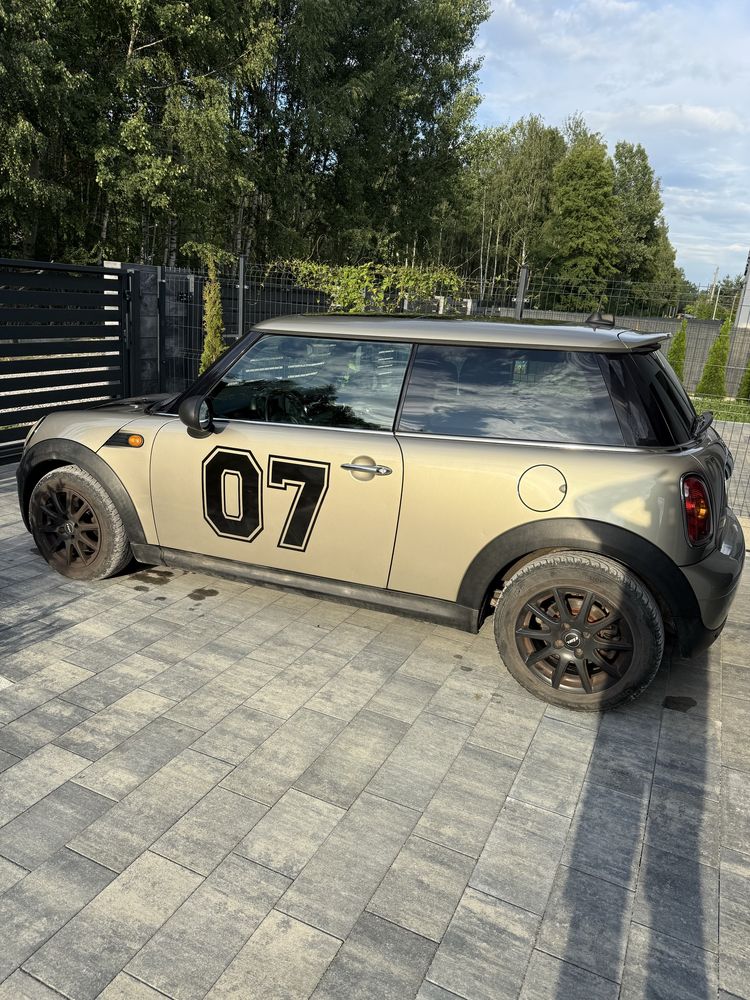 sprzedam mini 2009 r
