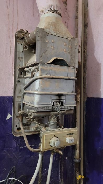 Продам газову колонку Vaillant