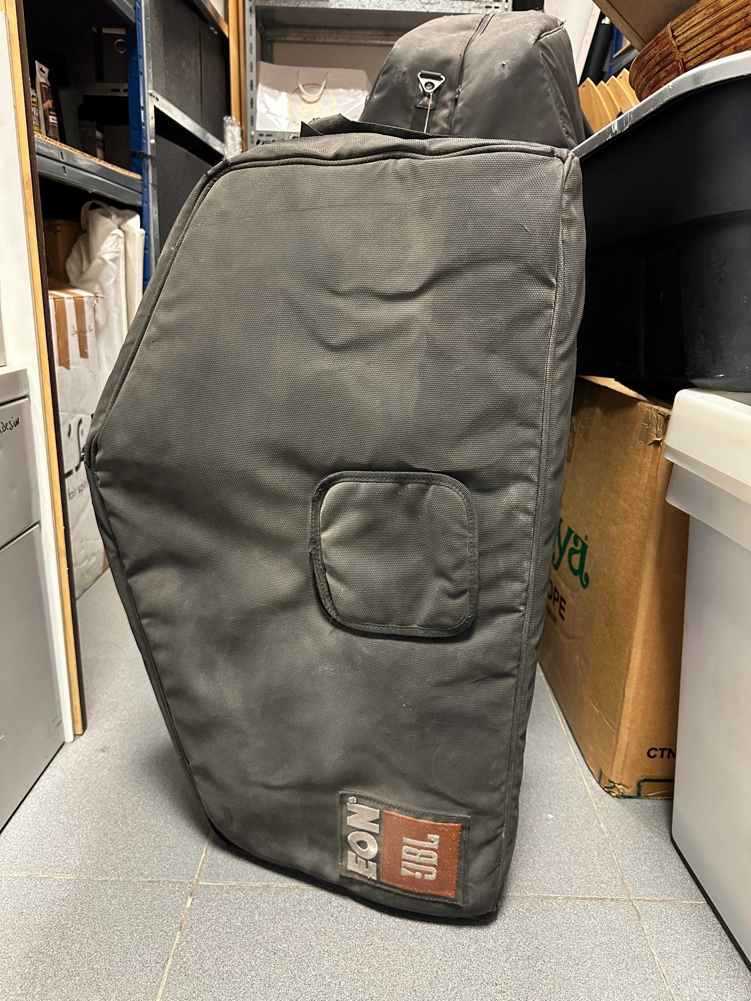 Colunas JBL EON15 G2