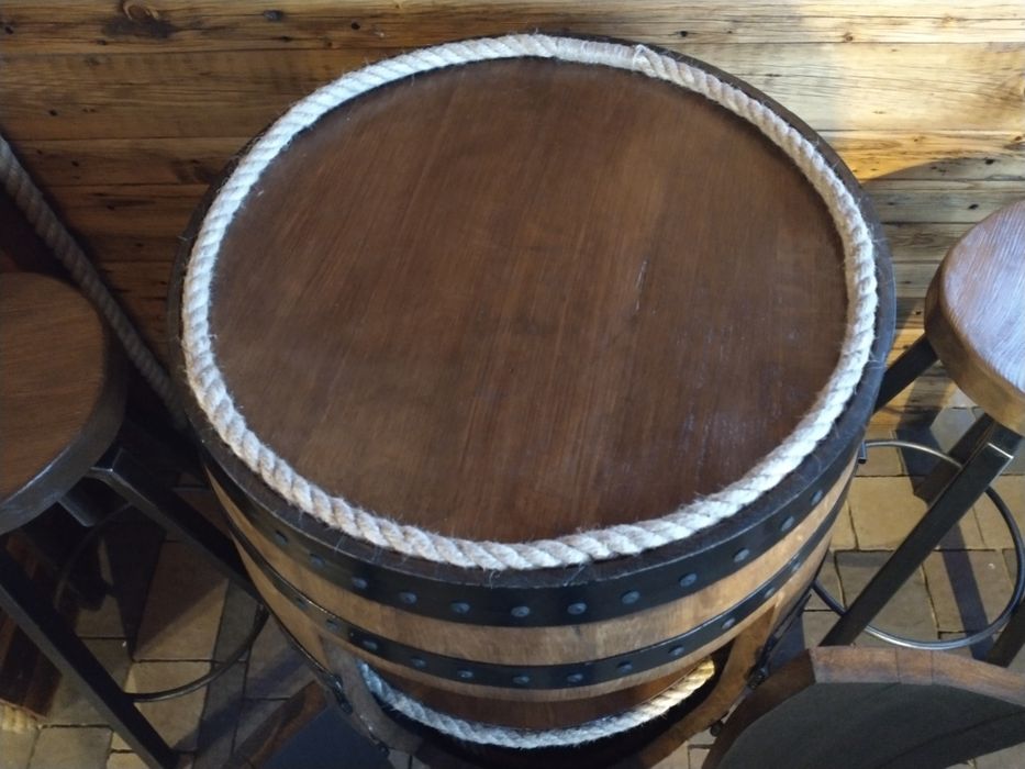 Barek z beczki dębowej po whisky