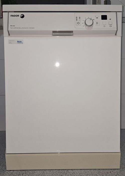 Máquina de lavar loiça FAGOR (100% funcional)