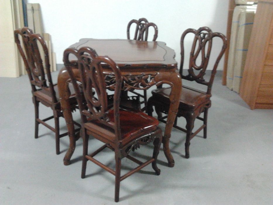 credencia mesa e 4 cadeiras em madeira maçiça de pau rosa-antiguidades