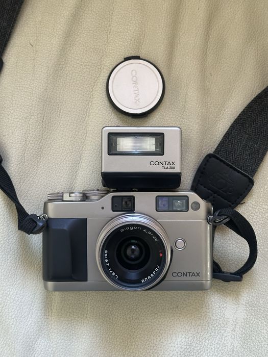 Contax g1 + biogon 2.8/28 + tla 200