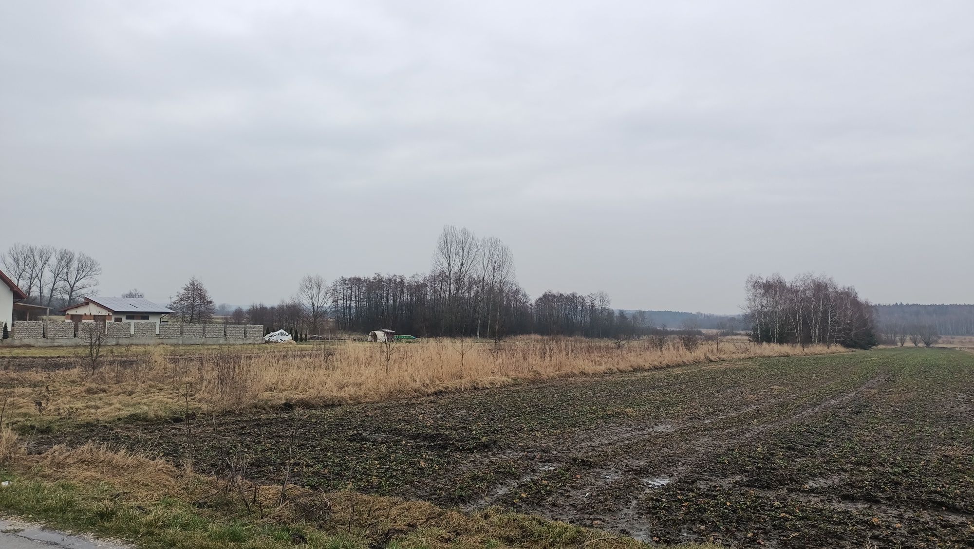 Sprzedam działkę z wydanymi warunkami zabudowy  w Hołudzy
