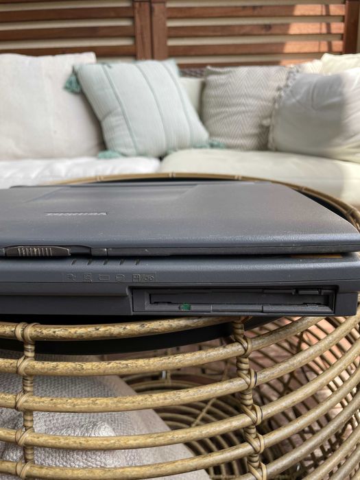 PORTÁTIL VINTAGE TOSHIBA Satelite Pro 4200 - Win98 LAPTOP Peças/Decor.