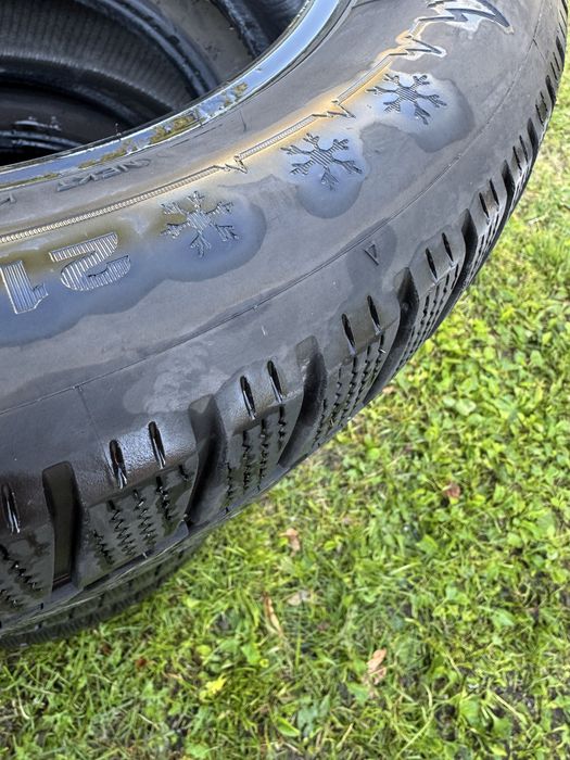 Шини резина зимові 215/65 R17 Continental