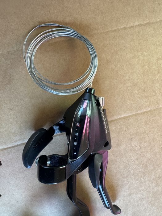 Klamkomanetki Shimano 3x7 biegów . Okazja Nowe