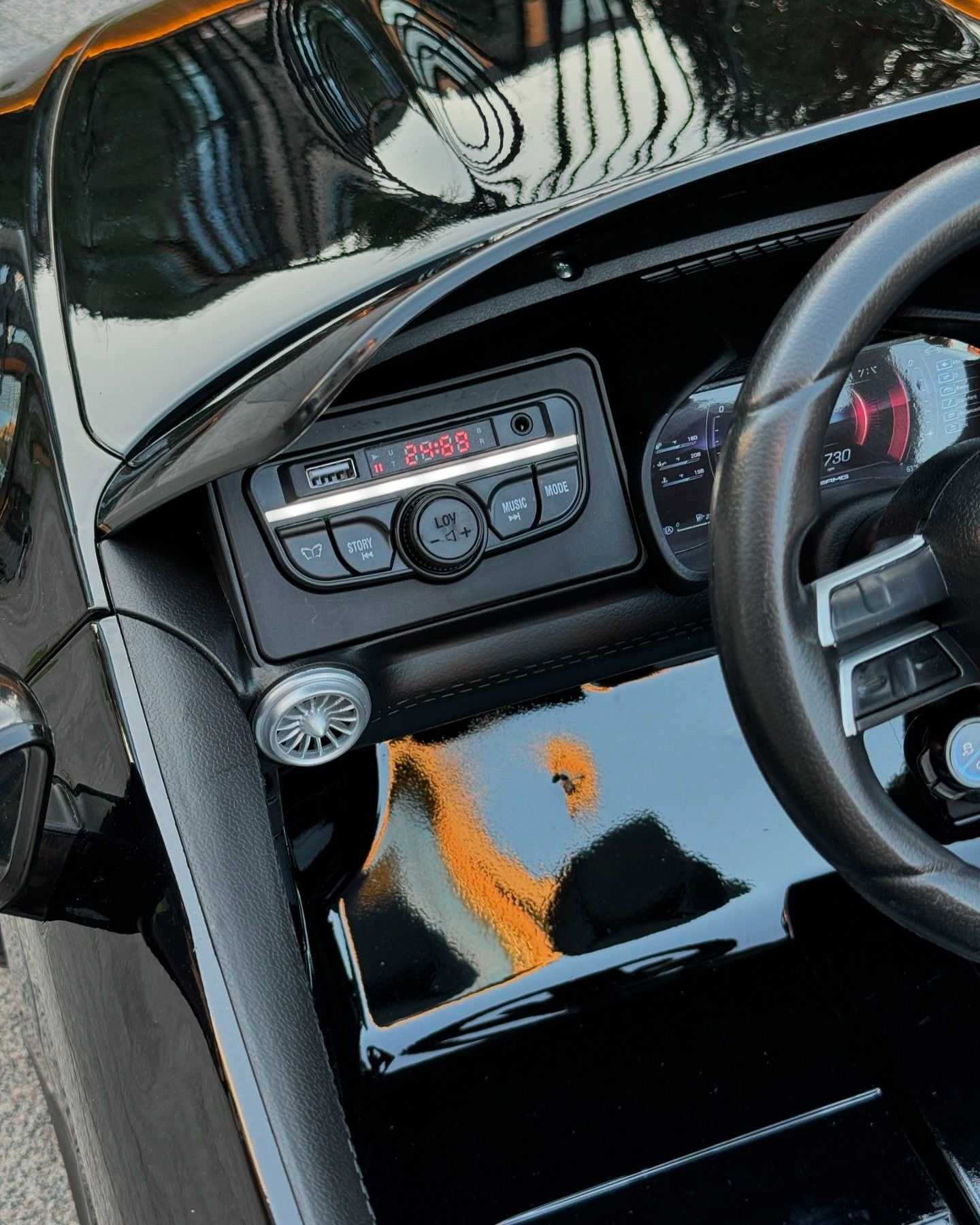 Mercedes DK-SL63 czarny auto na akumulator 4x4 + PILOT SKÓRA MP3 pasy
