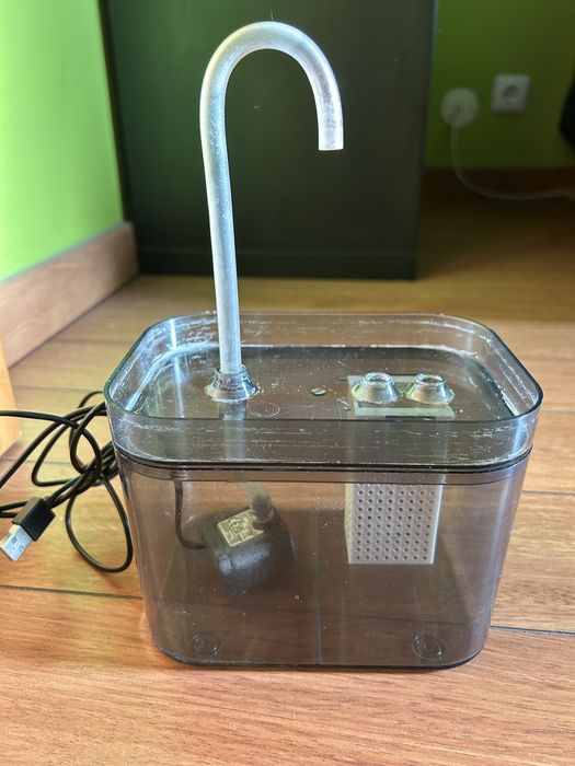 Fonte de agua para gatos