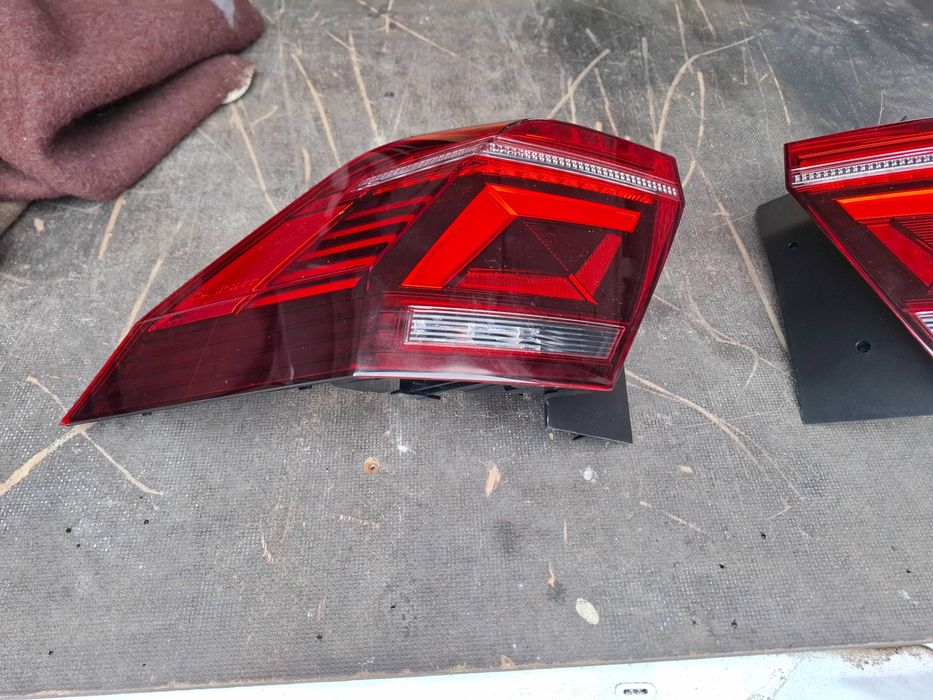 Tiguan II lift lampy L+P tył igła dobra cena