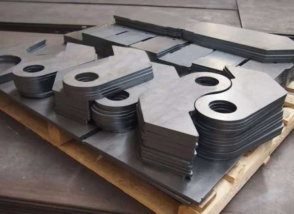 Лазерная резка металла БЫСТРО лазерна різка та гравіювання