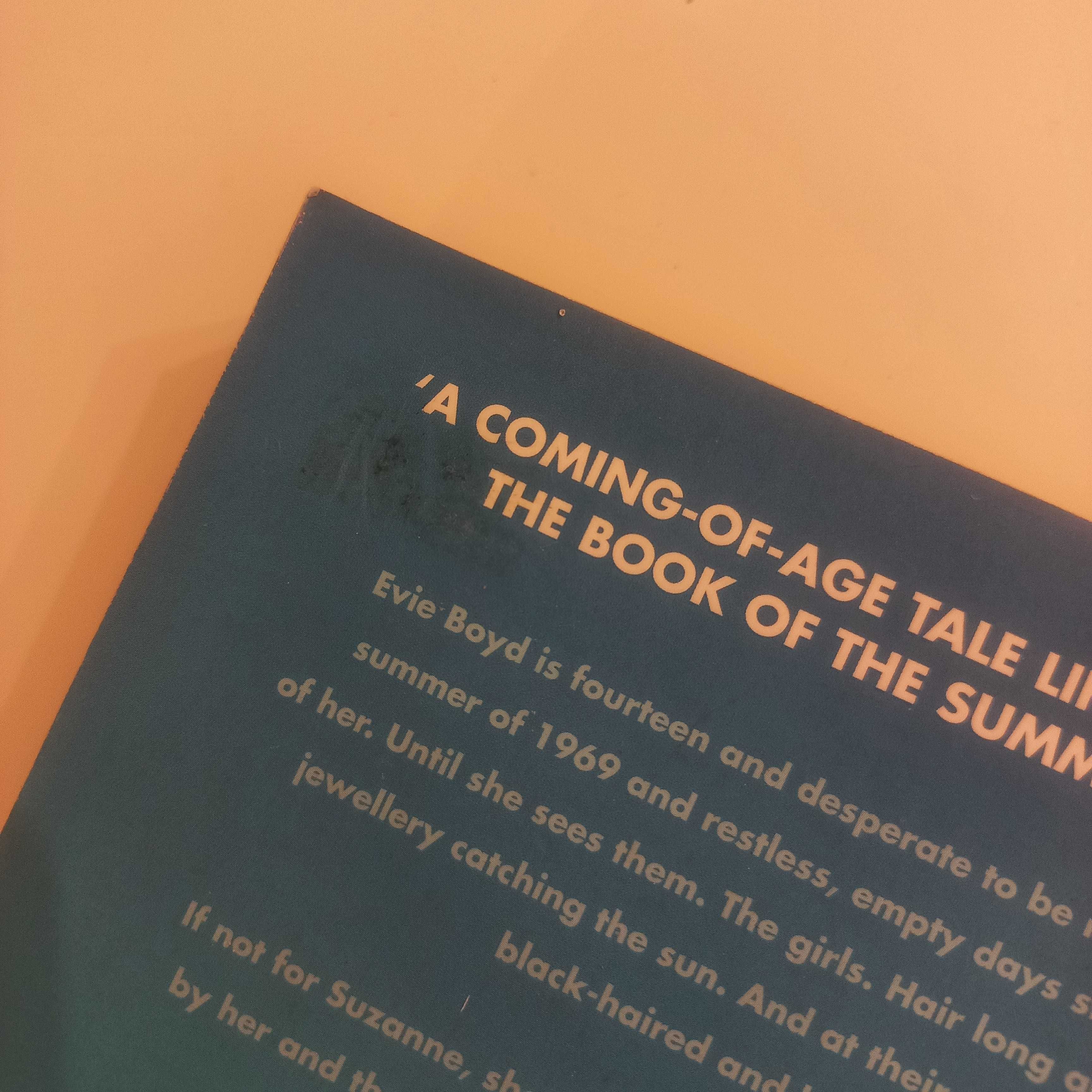 Книга англійською "The girls" Emma Cline
