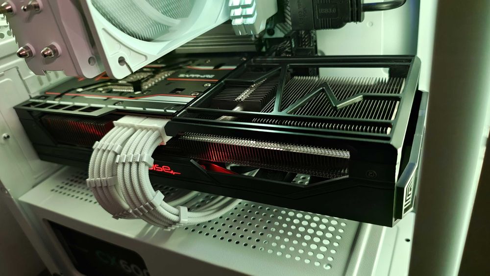 Ryzen 5 3600, RX Vega 56 8GB, 16GB RAM, SSD - komputer do gier z RGB