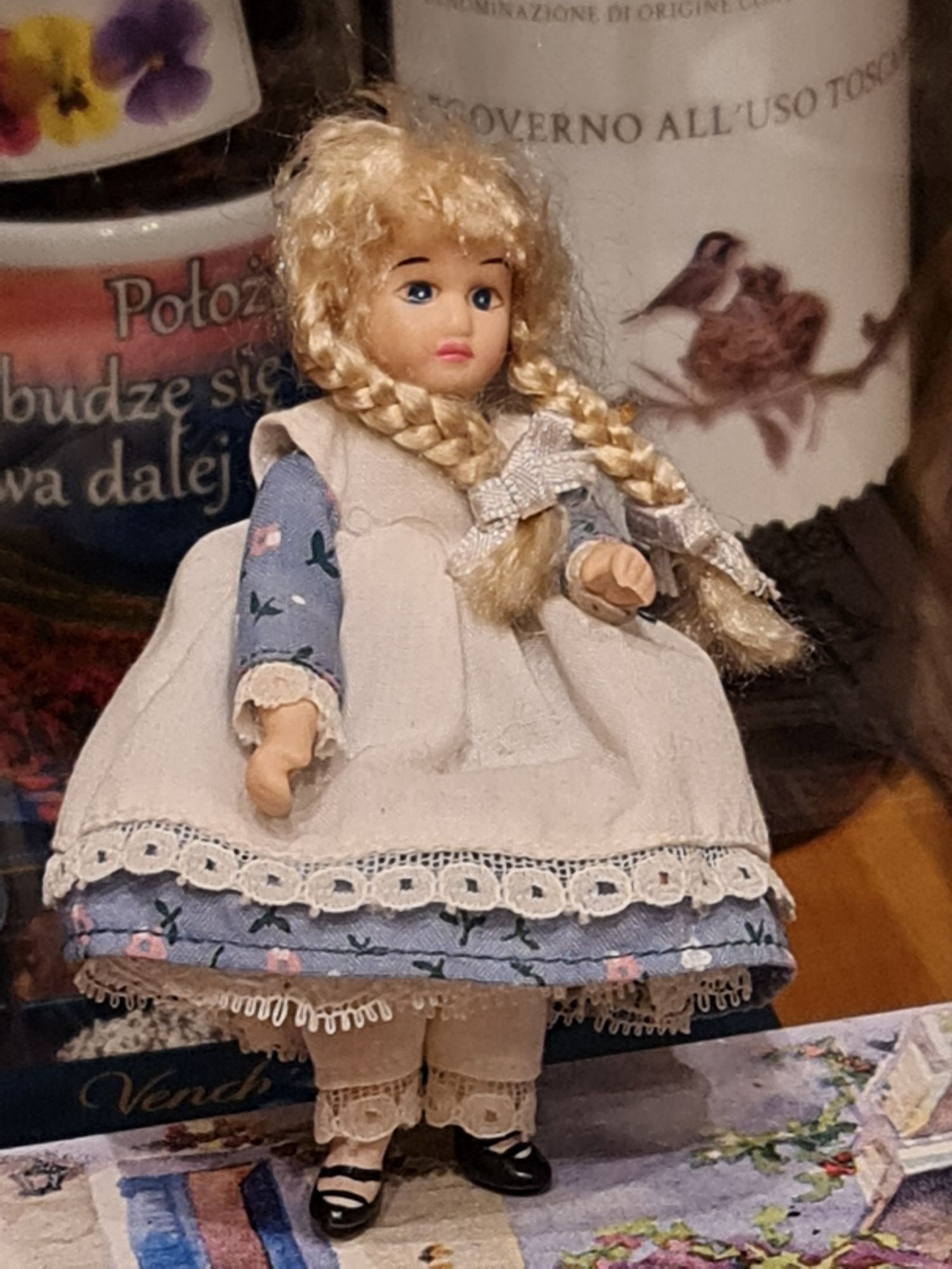 Porcelanowa lalka, figurka z Niemiec