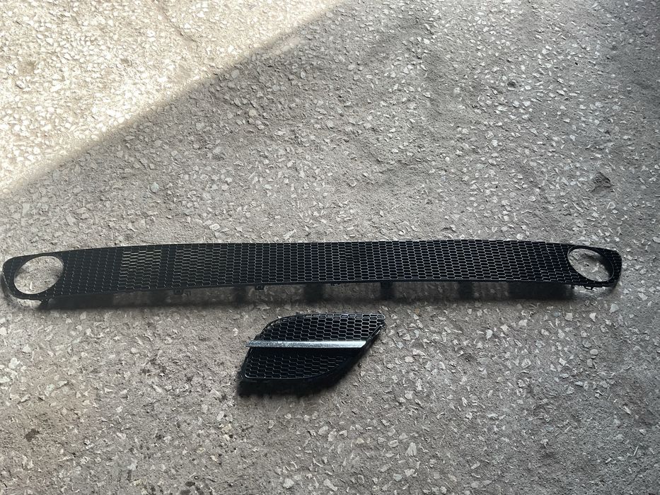 Grelhas frente nissan almera