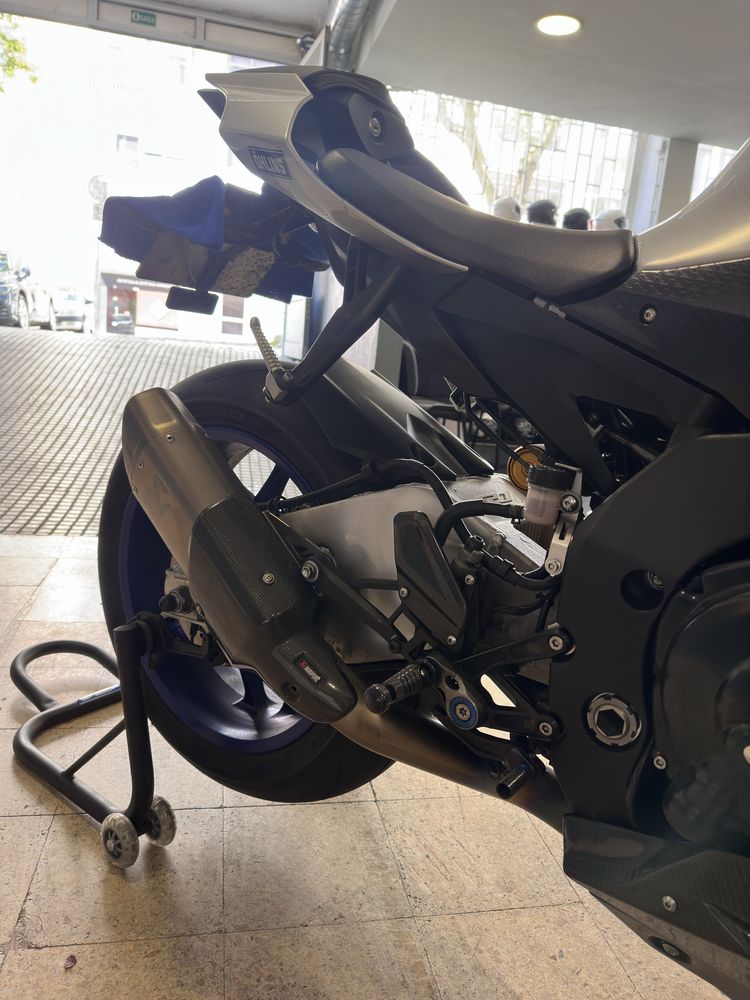 Yamaha r1m 2019  08