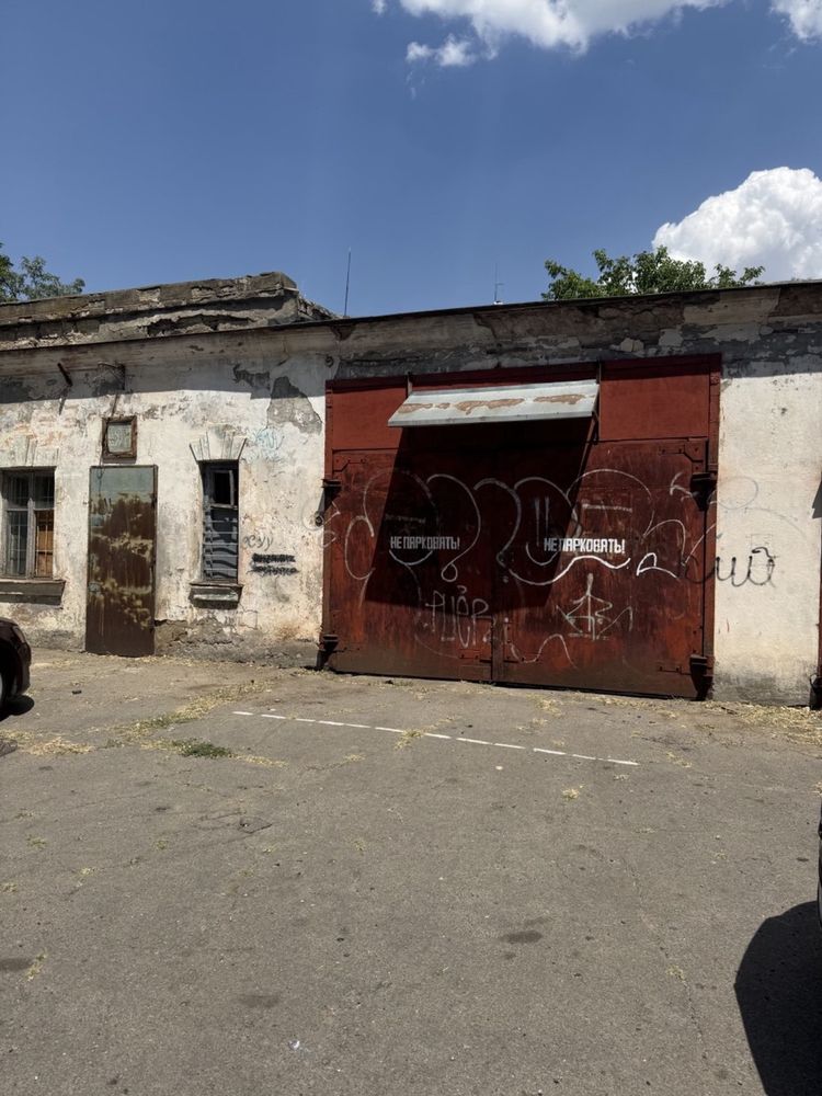 Продам гараж на 2 авто р-н казка магазин Україночка пр. Центральний 69
